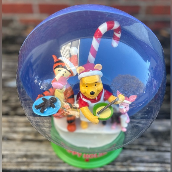 Disney Christmas Winnie The Pooh Musical Air Blown Snow Globe See Note: - Picture 3 of 10